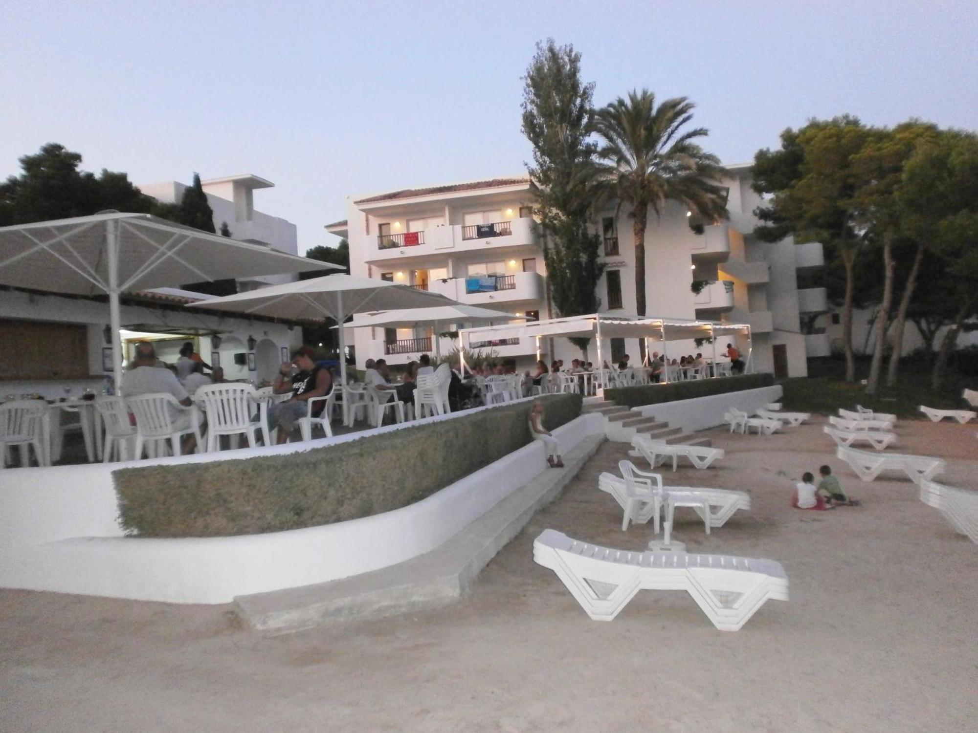 Waterfront Apartment 'Maria'. Pool. Wifi Сантаньи Экстерьер фото