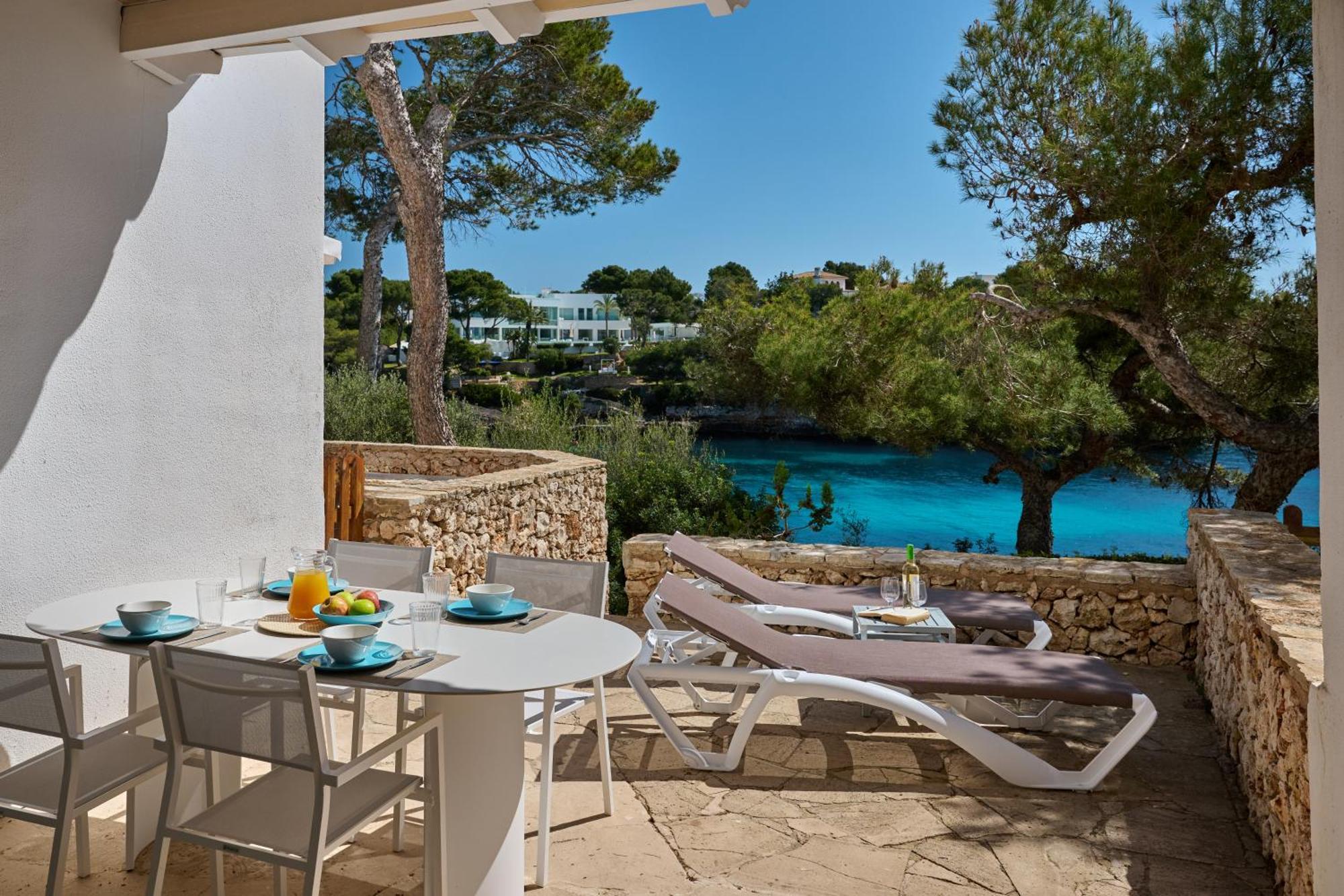 Waterfront Apartment 'Maria'. Pool. Wifi Сантаньи Экстерьер фото